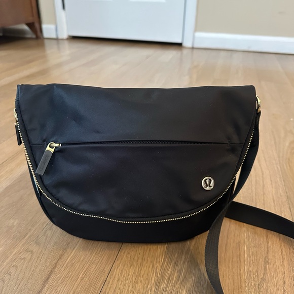 Lululemon Black 5L All night festival crossbody bag - Picture 2 of 8